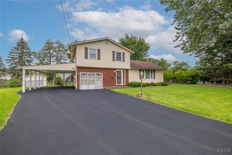 6933 Shannon Way Liverpool NY 13088