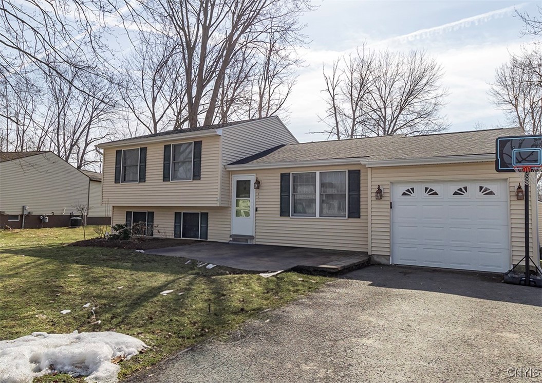 4228 Balboa Drive, Clay, New York image 3