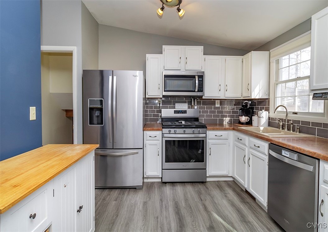 4228 Balboa Drive, Clay, New York image 11