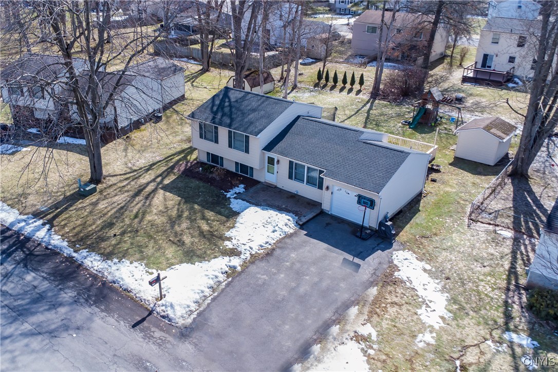 4228 Balboa Drive, Clay, New York image 5