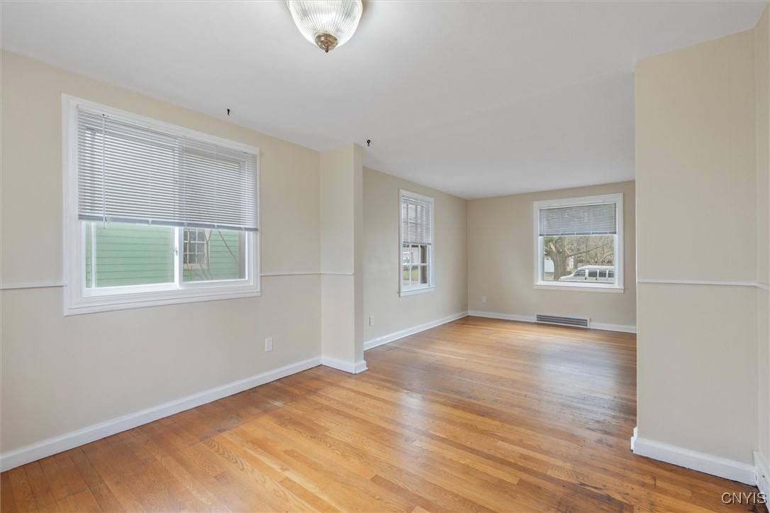 1447 Comstock Avenue, Syracuse, New York image 13