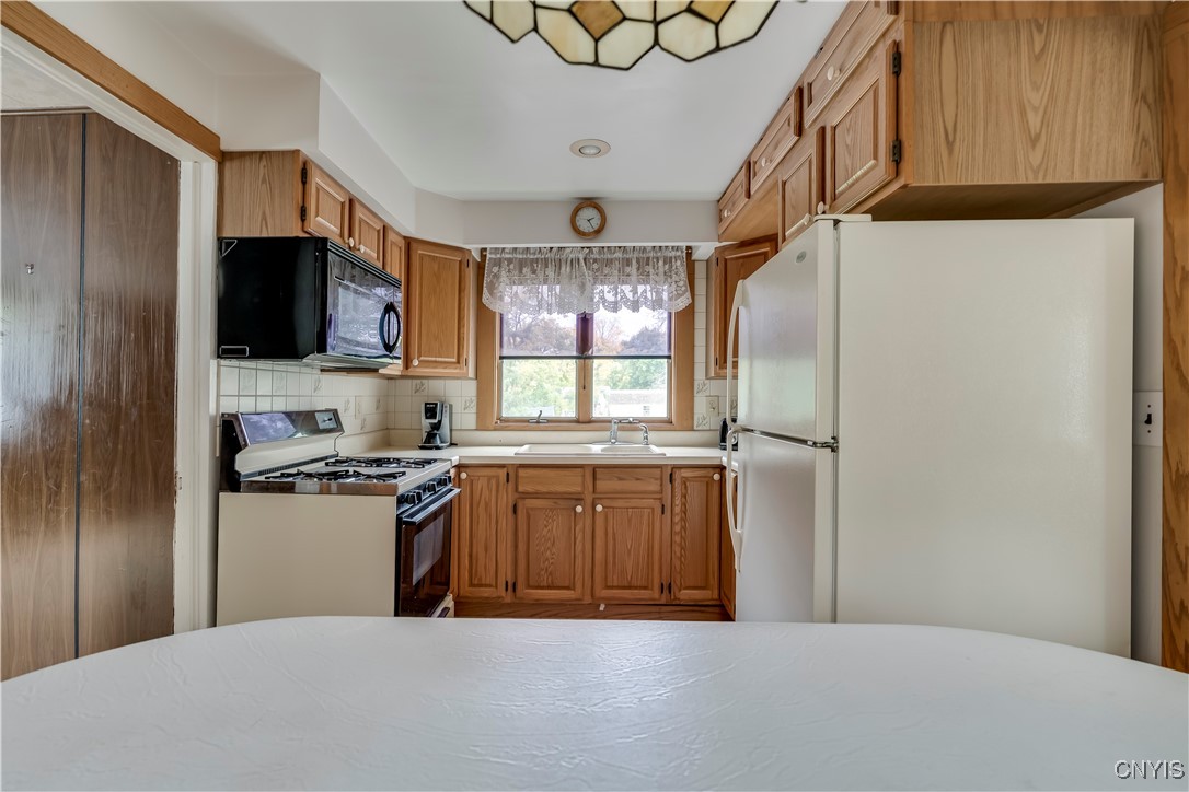 148 E Division Street