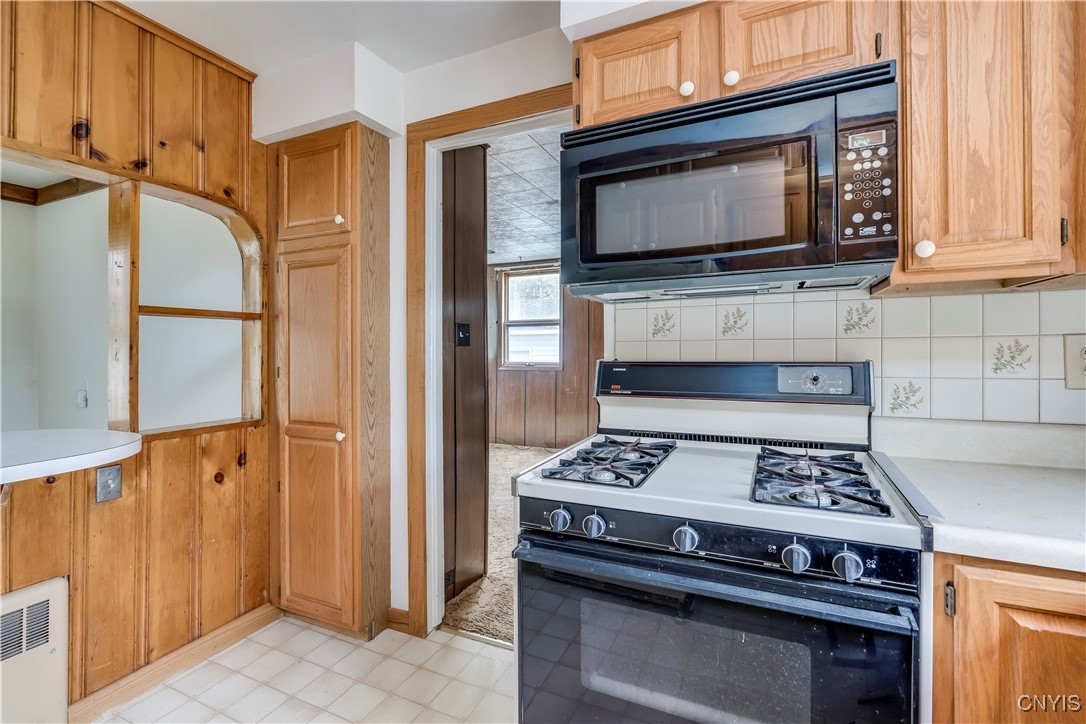 148 E Division Street