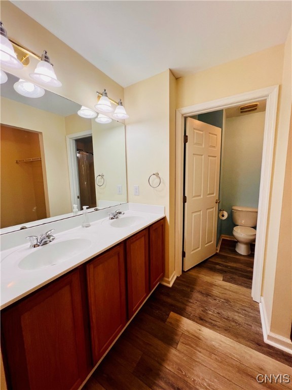 5499 Ravensthorpe Way, Clay, New York image 14