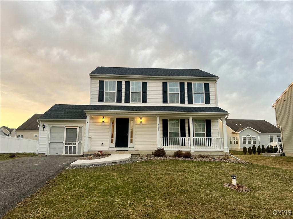 5499 Ravensthorpe Way, Clay, New York image 1