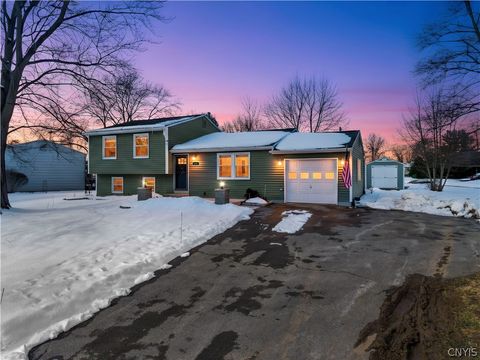 Homes For Sale - 4315 Old Meadow Road<br/> Clay, NY 13041