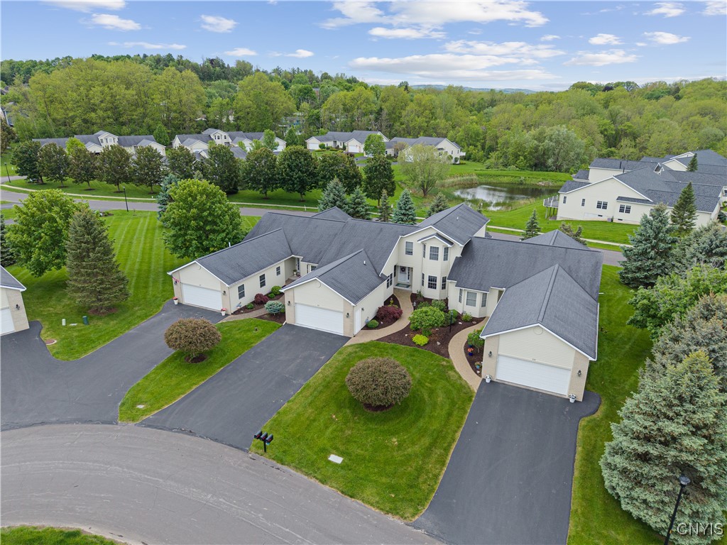 201 Falling Brook, Manlius, New York image 33