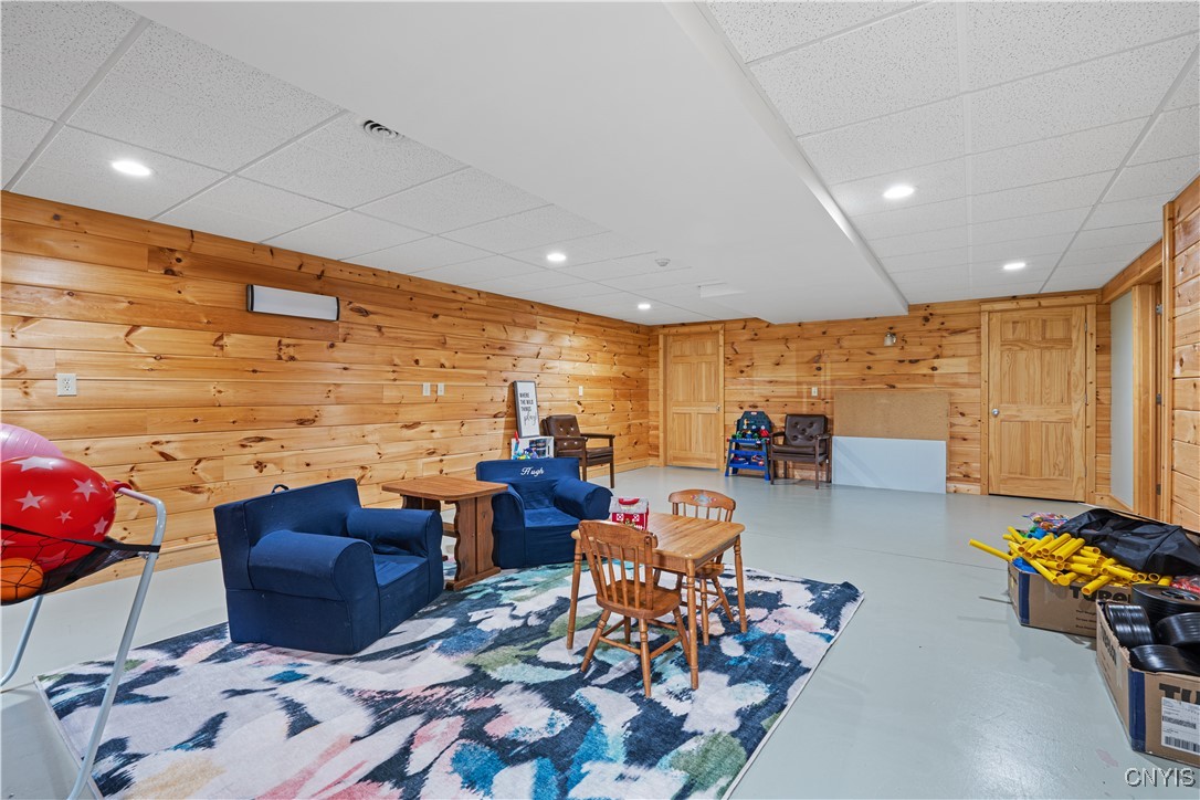 201 Falling Brook, Manlius, New York image 31