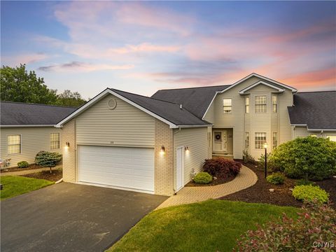 201 Falling Brook Fayetteville NY 13066