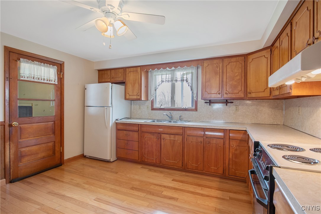 9391 Woodlawn Drive, Cicero, New York image 8