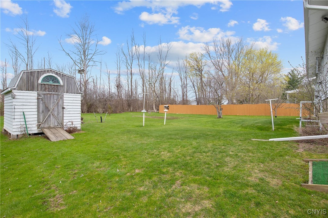 9391 Woodlawn Drive, Cicero, New York image 23