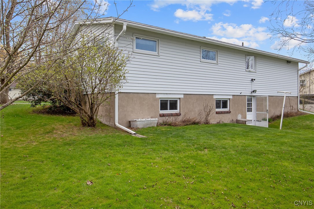 9391 Woodlawn Drive, Cicero, New York image 22