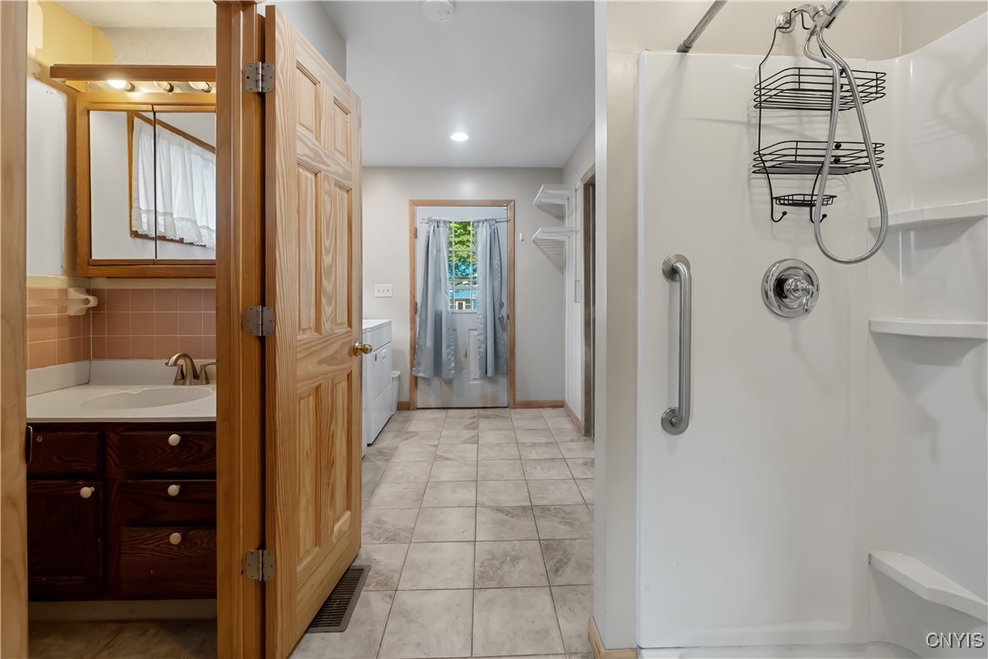 172 Nichols Ave Ave, Syracuse, New York image 13