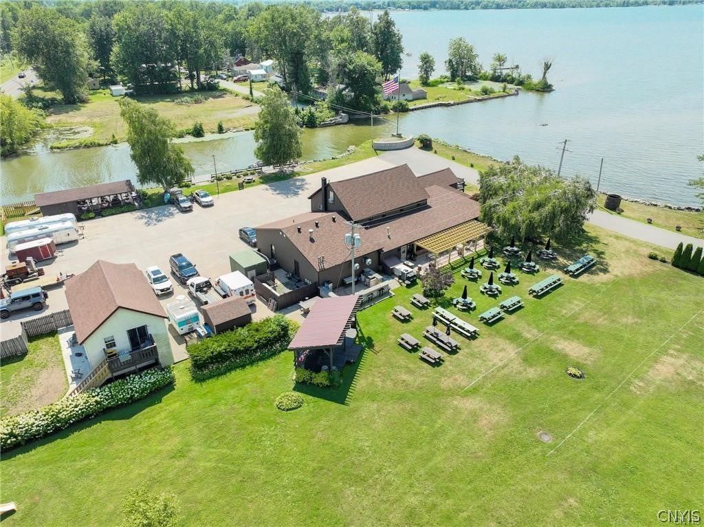 6266 Lakeshore Road S