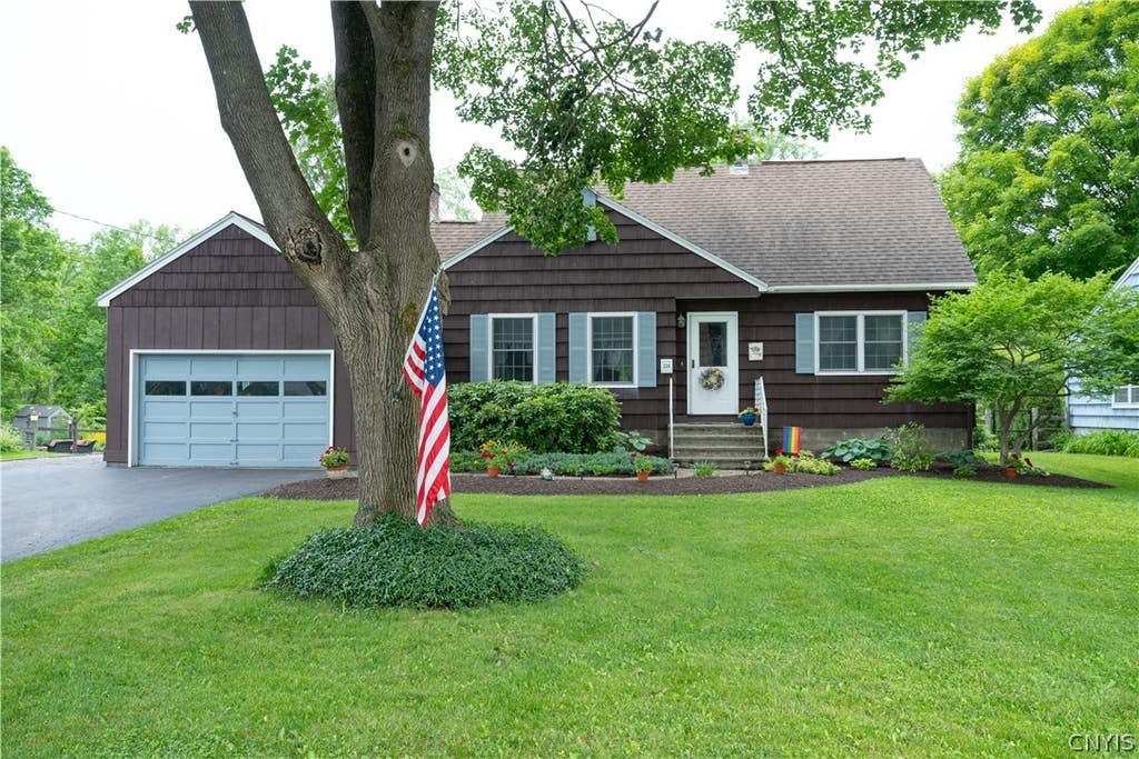 Photo of 224 Falls Boulevard, Sullivan, NY 13037 (MLS # S1689970)