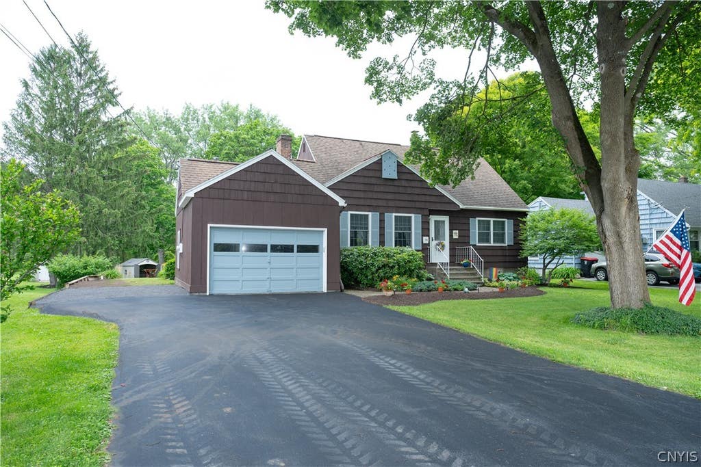 Photo of 224 Falls Boulevard, Sullivan, NY 13037 (MLS # S1689970)