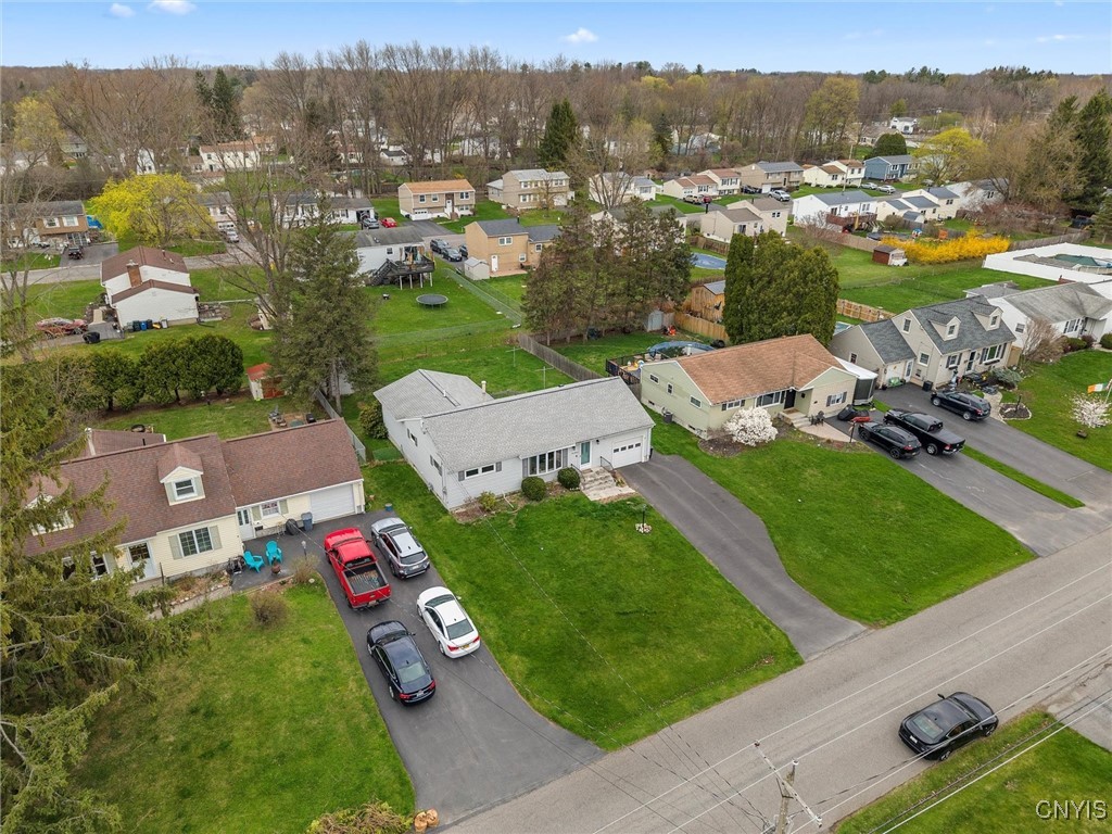 216 Rita Drive, Clay, New York image 4