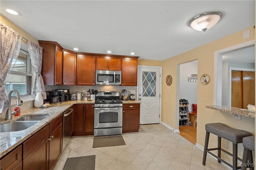 404 Wells Avenue, Cicero, New York image 14