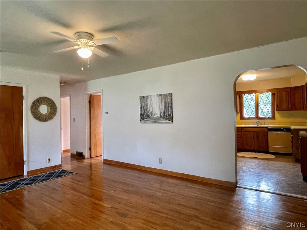 Photo 7 of 29 of 466 Van Ellis Road house