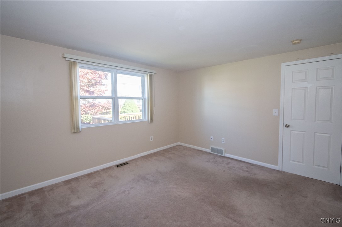 Cicero, New York 13039, United States, 3 Bedrooms Bedrooms, ,2 BathroomsBathrooms,Residential,Active,229740