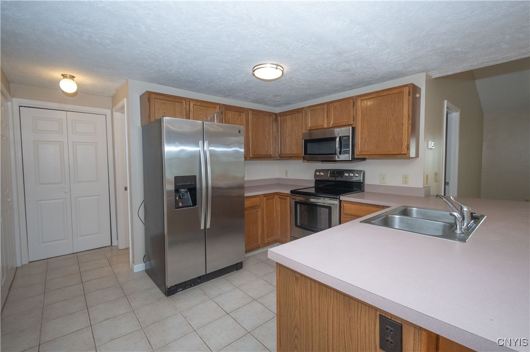 Cicero, New York 13039, United States, 3 Bedrooms Bedrooms, ,2 BathroomsBathrooms,Residential,Active,229740