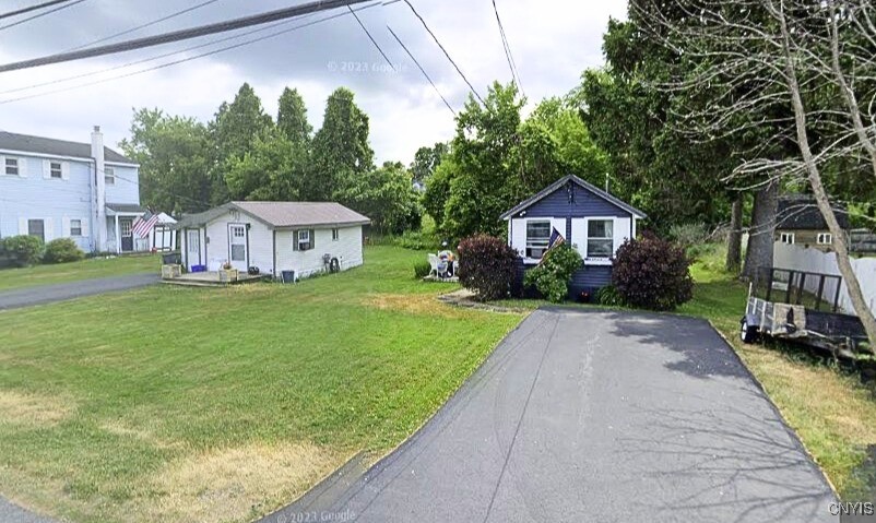 7084 Lakeshore Road, Cicero, New York image 2