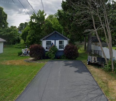 7084 & 7086 Lakeshore Road Cicero NY 13039