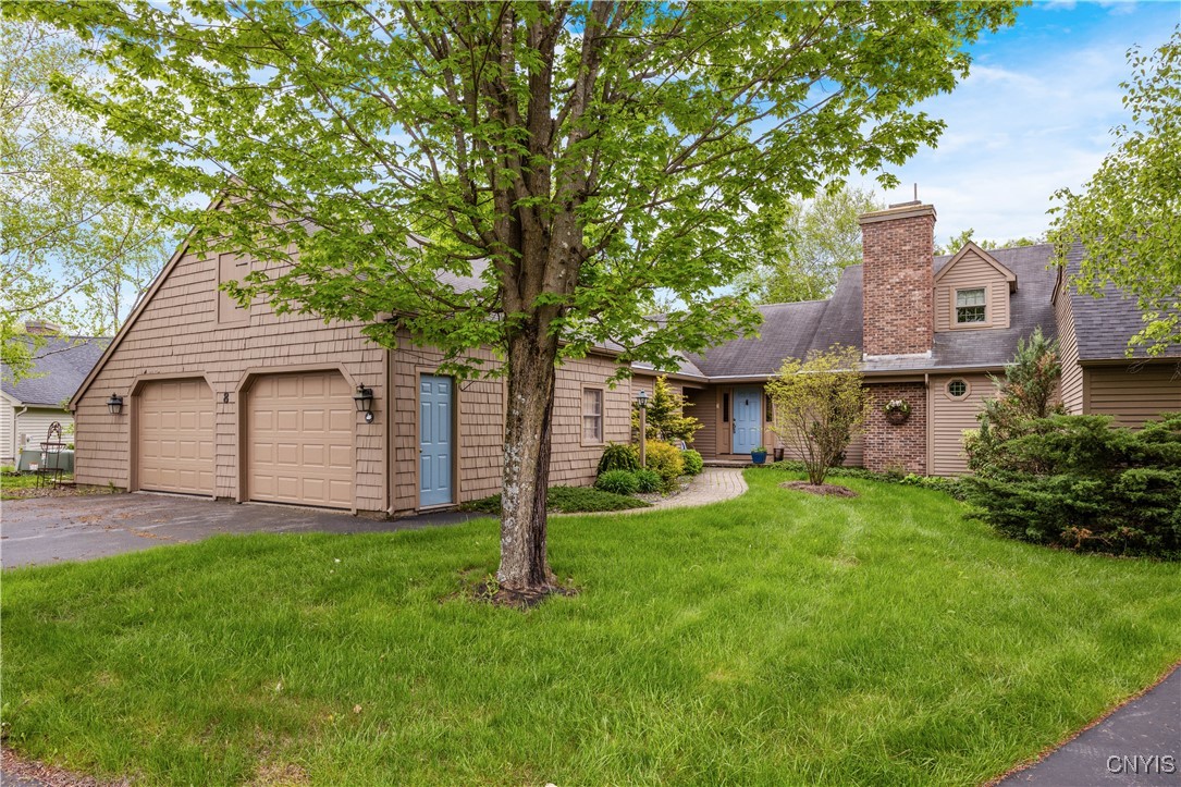 8 Handhewn Way, Manlius, New York image 1