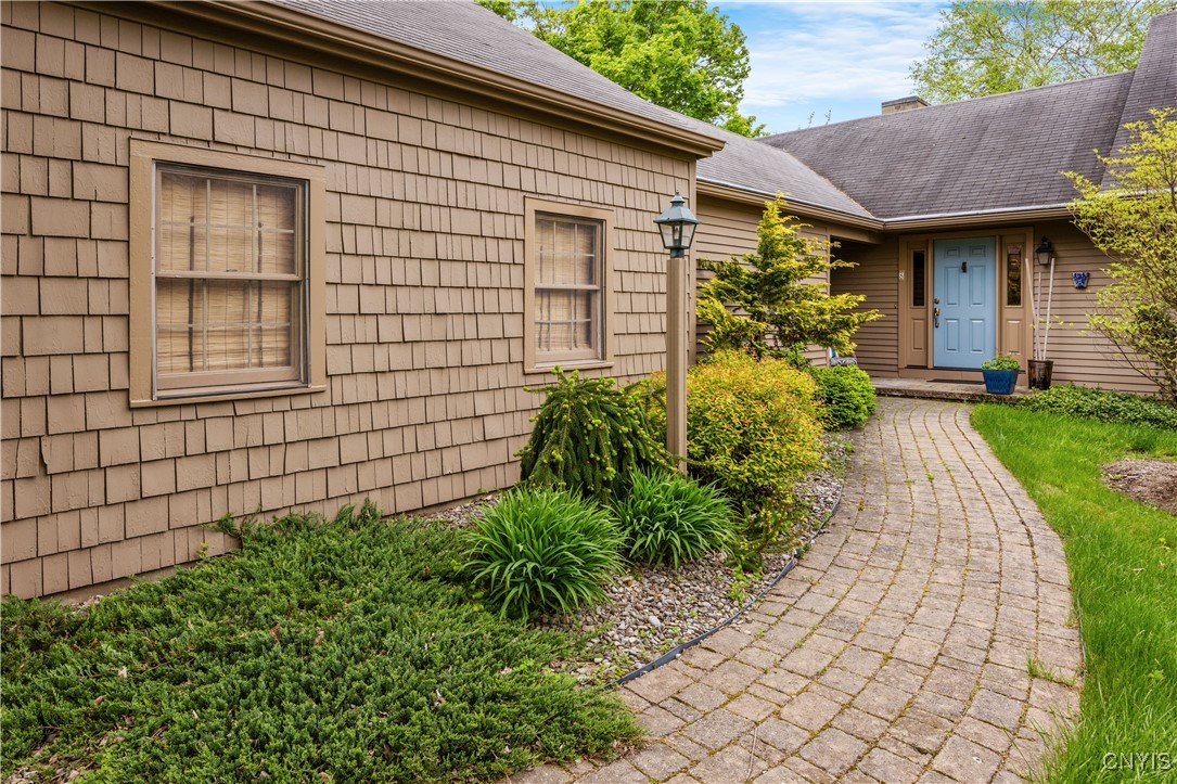 8 Handhewn Way, Manlius, New York image 2