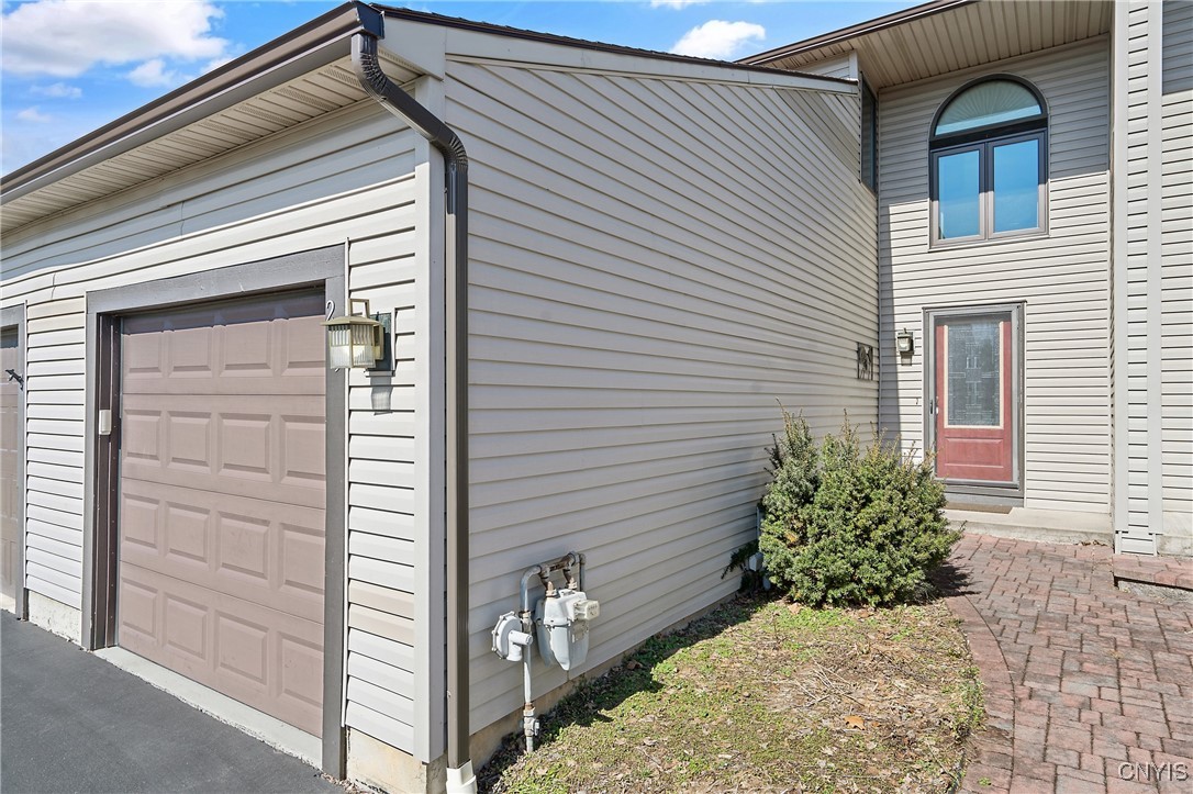 205 Weathervane Way, Camillus, New York image 2
