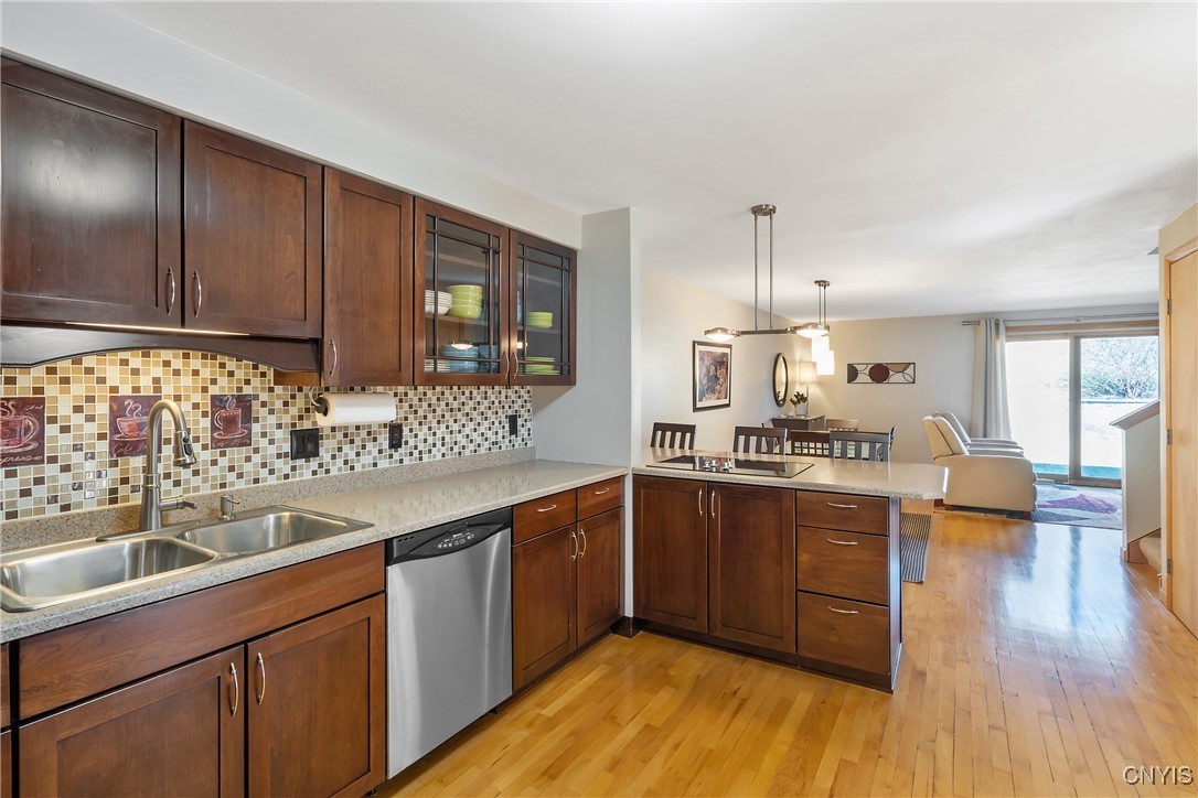 205 Weathervane Way, Camillus, New York image 5