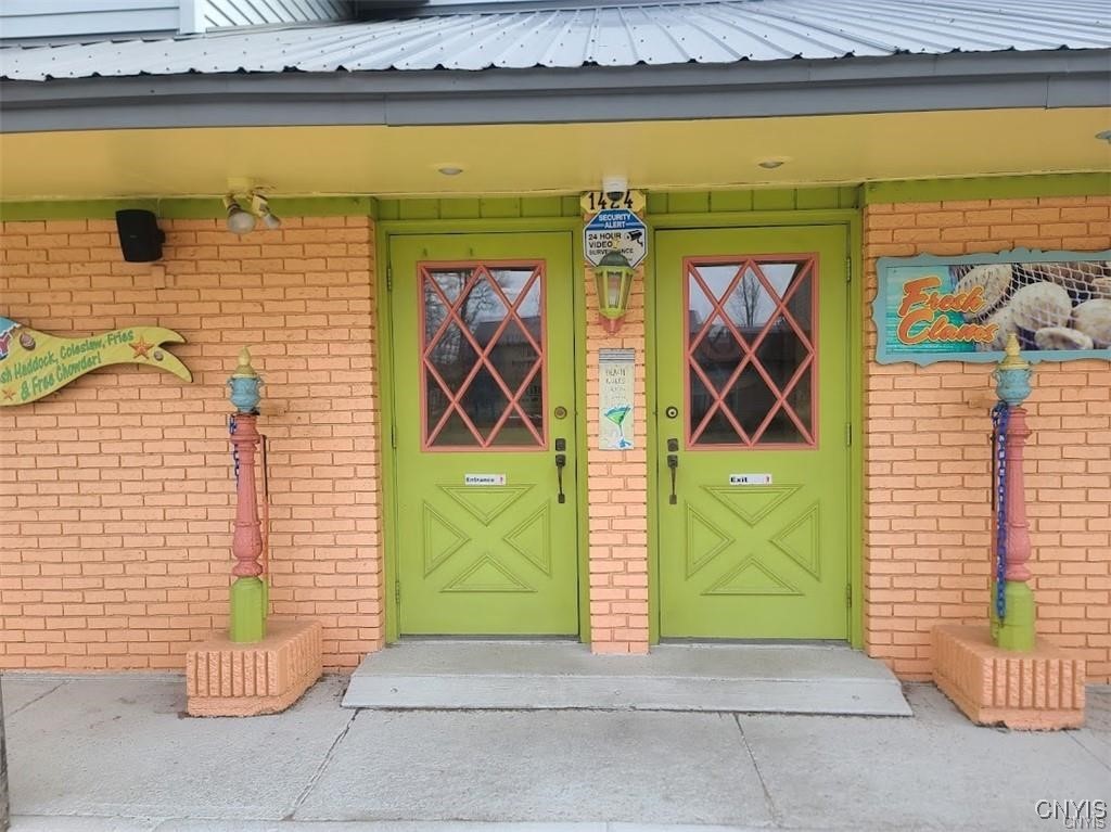 1424 Main Street