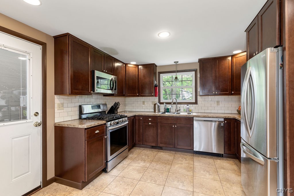 114 Osborne Drive, Manlius, New York image 8