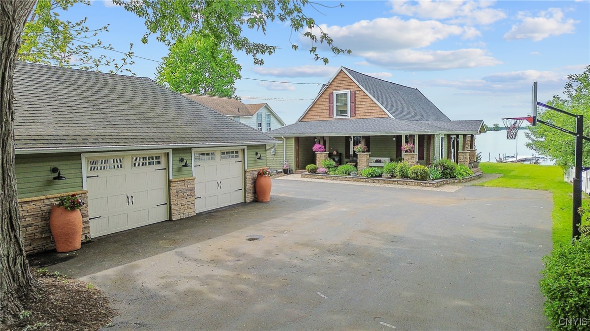 6591 Lakeshore Road, Cicero, New York image 2