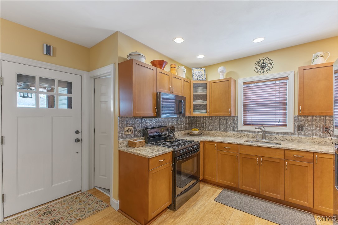 6591 Lakeshore Road, Cicero, New York image 7