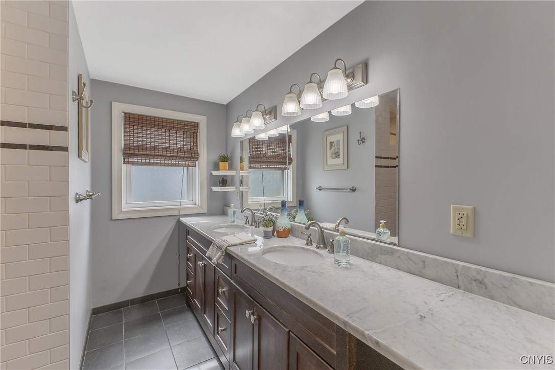 6591 Lakeshore Road, Cicero, New York image 22
