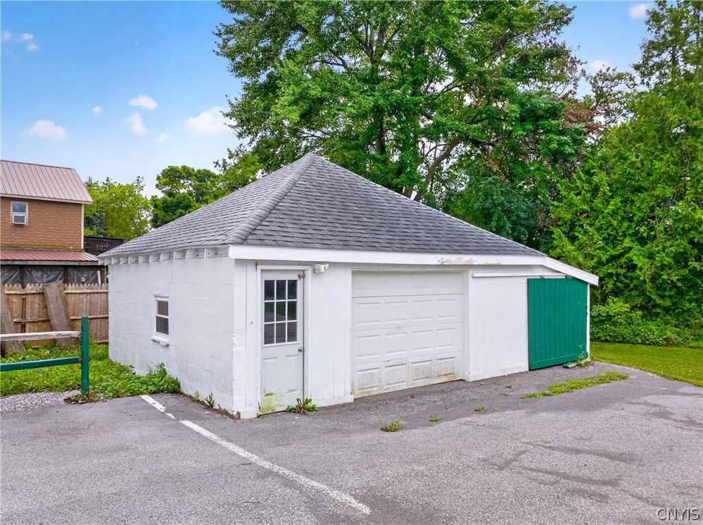 2825 Paris Green