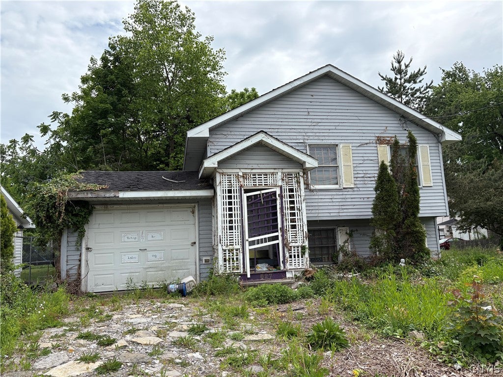 827 Tallman Street