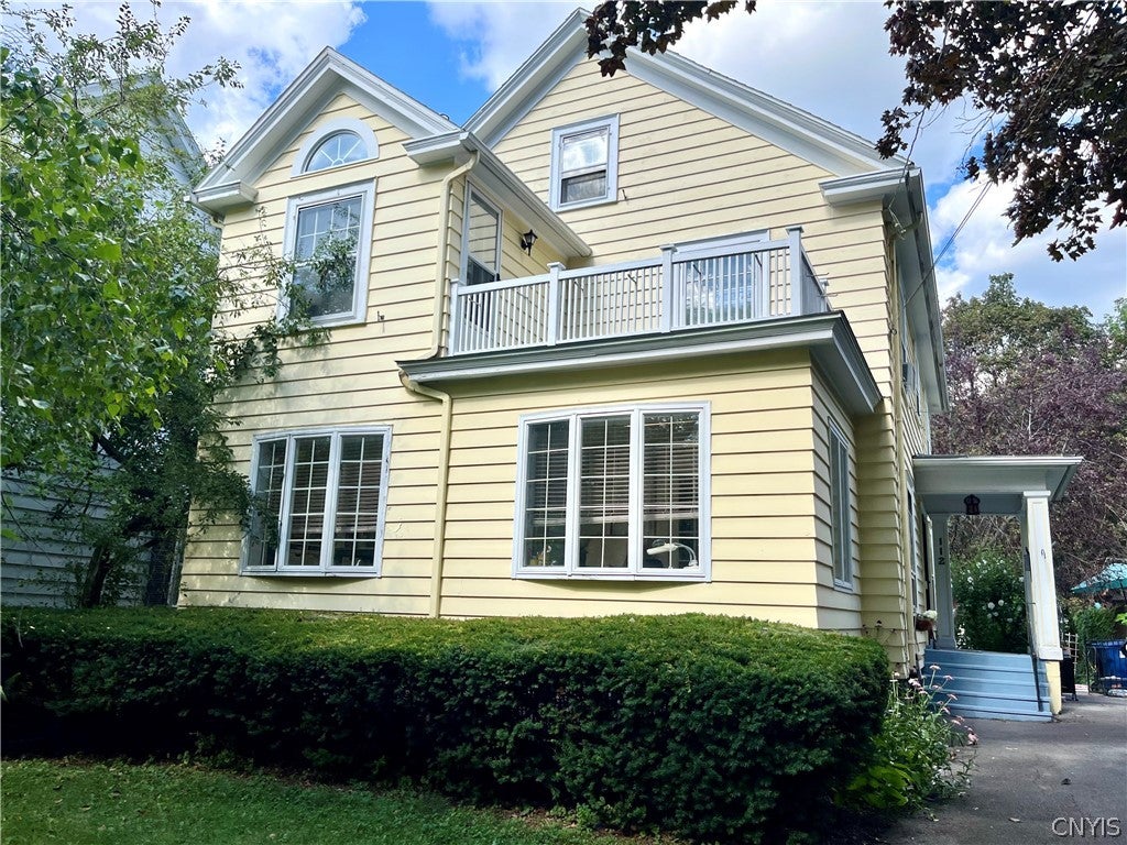 Photo of 112 Rugby Road, Syracuse, NY 13206 (MLS # S1704864)