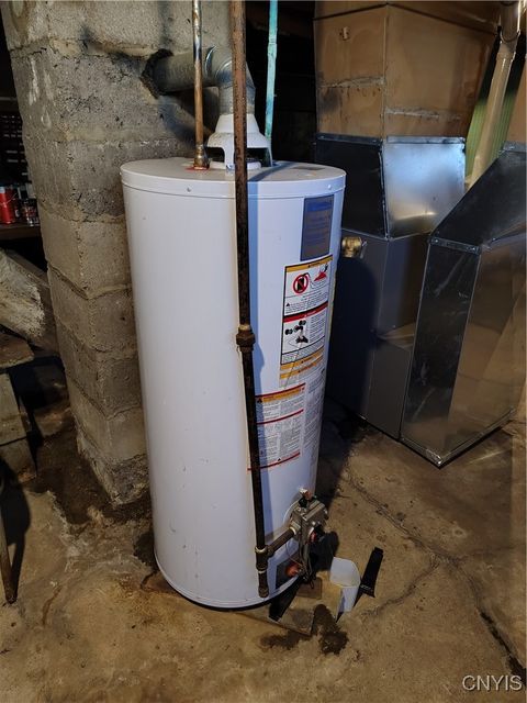 Tiny photo for 1005 Ney Avenue, Whitestown, NY 13502 (MLS # S1660385)