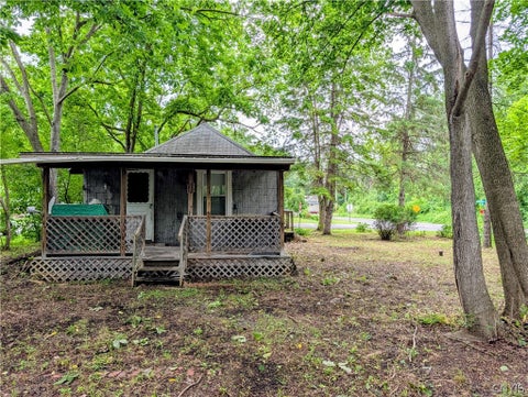 Tiny photo for 805 N Center Street, DeWitt, NY 13057 (MLS # S1679962)