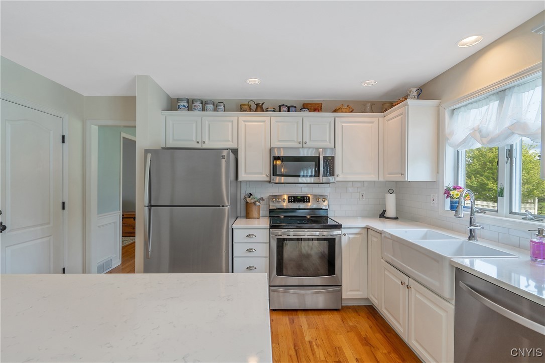 7359 Spring Mountain Drive, Manlius, New York image 15