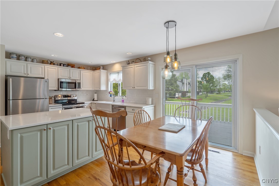7359 Spring Mountain Drive, Manlius, New York image 16
