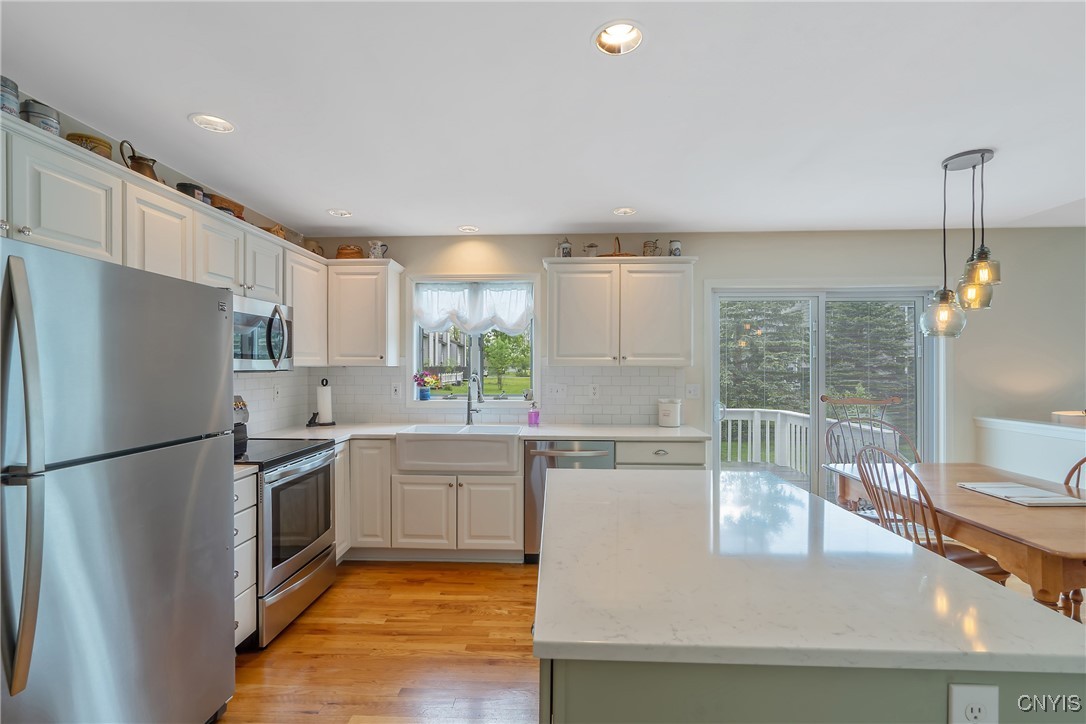 7359 Spring Mountain Drive, Manlius, New York image 13