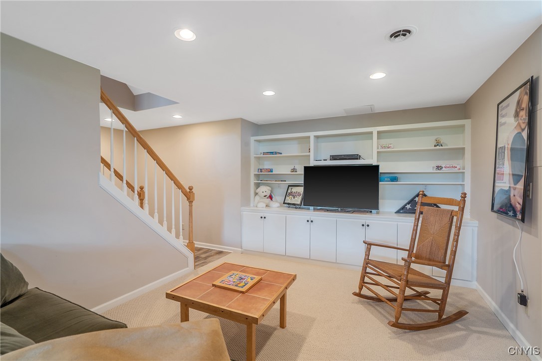 7359 Spring Mountain Drive, Manlius, New York image 33