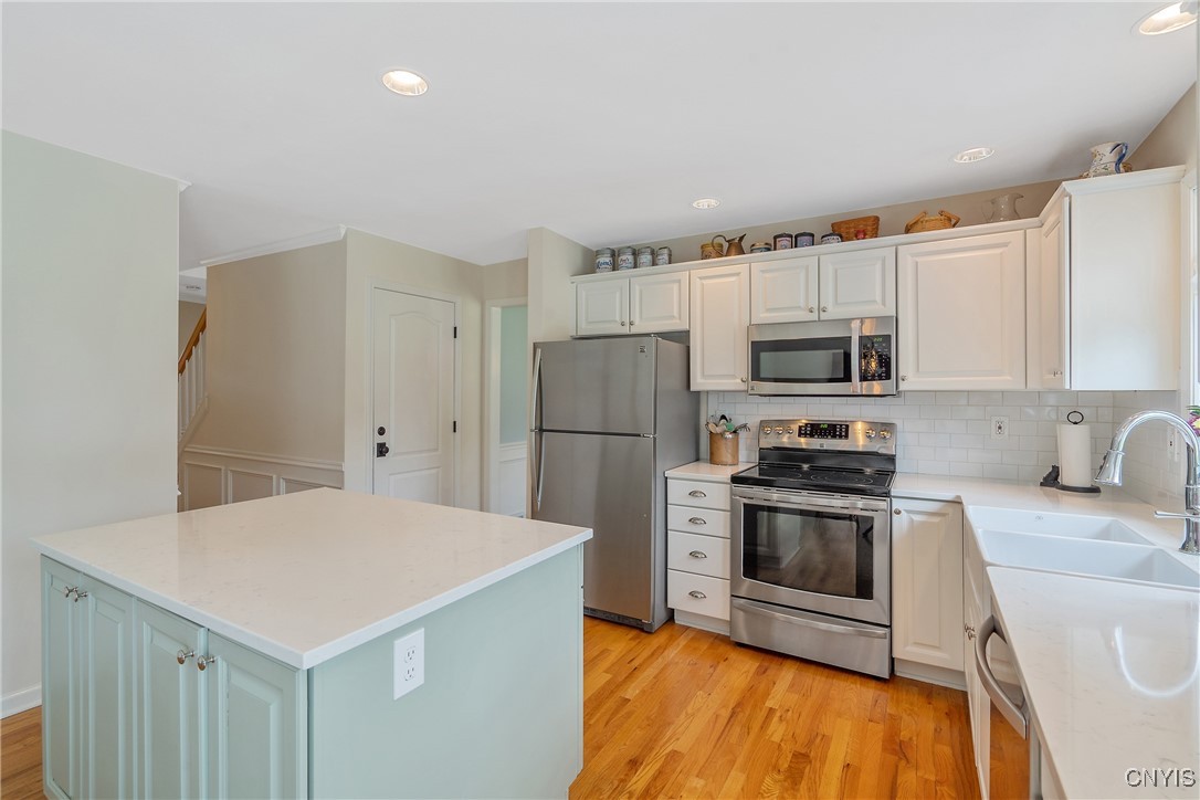 7359 Spring Mountain Drive, Manlius, New York image 11