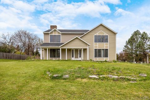 Homes For Sale - 8247 Drinkwater Lane<br/> Manlius, NY 13104
