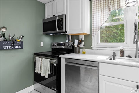 Tiny photo for 108 Sutton Drive, Camillus, NY 13219 (MLS # S1702511)