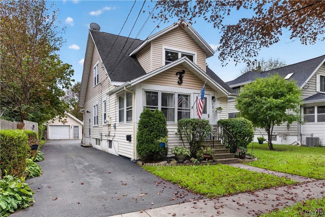 101 W Irving Street
