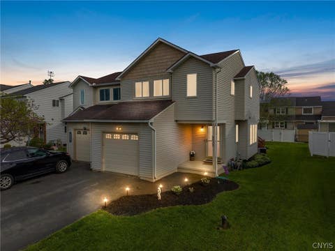 Condo For Sale - 8836 New Country Drive<br/> Onondaga County, Cicero, NY 13039